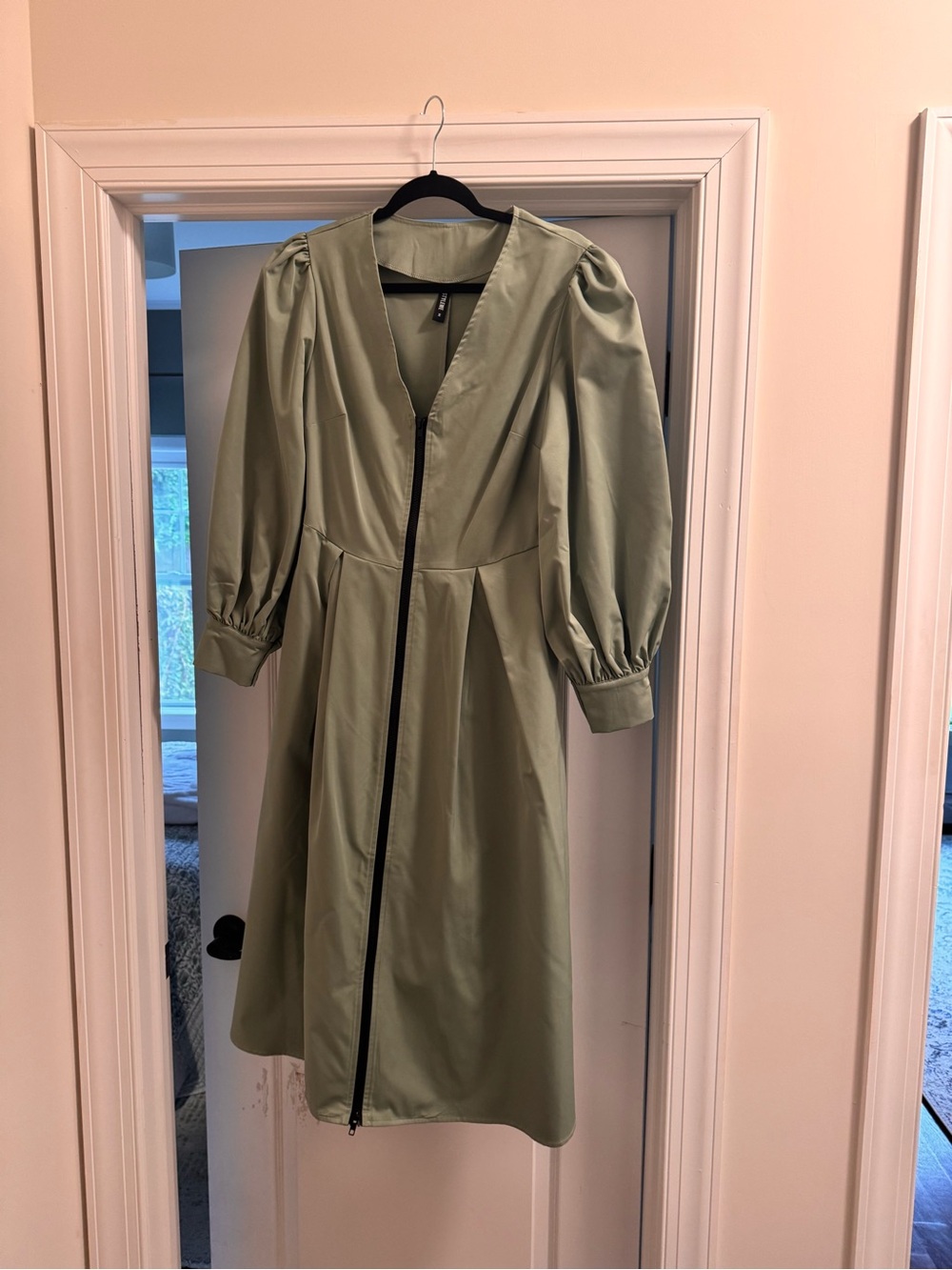 STYLEWE Olive Green Puff-Sleeve Midi Dress with Front Zip